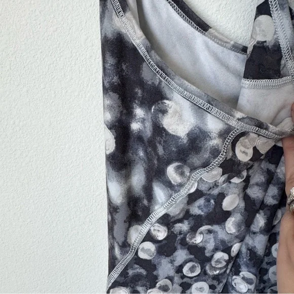 Athleta Chi Dot Tank in Moon Grey Size Small Racerback Activewear Athleisure - Picture 6 of 10